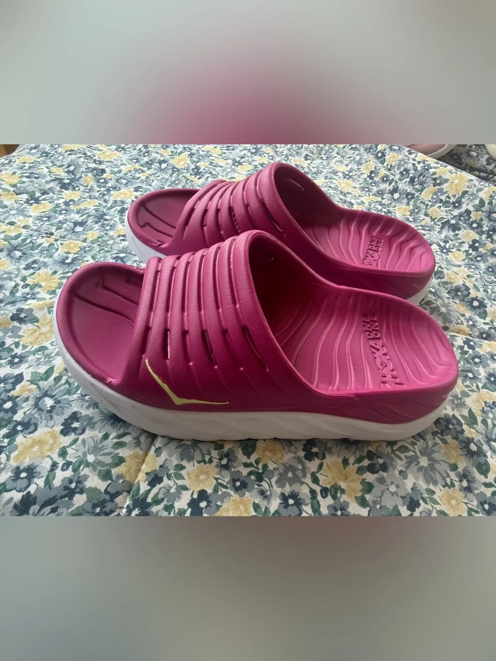 Hoka Women's Ora Recovery Slide Festival Fuchsia/Butterfly Size 5